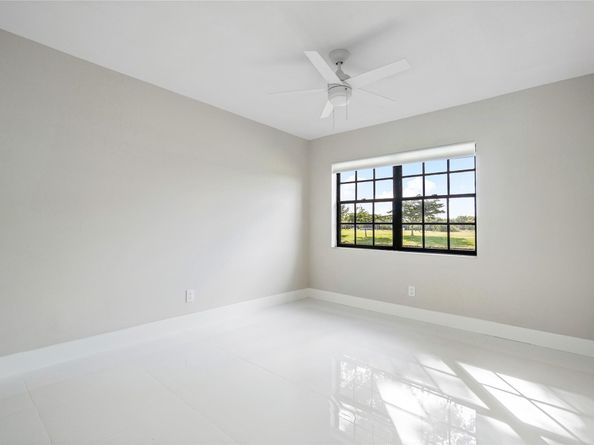 5794 Parkwalk Cir, Boynton Beach FL 33472