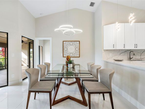 5794 Parkwalk Cir, Boynton Beach FL 33472