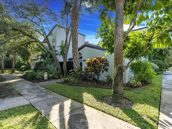 22362 Pineapple Walk Drive, Boca Raton FL 33433