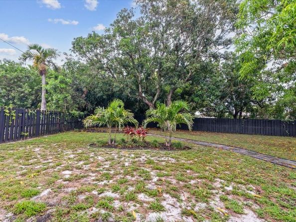 1032 NW 11th Place, Fort Lauderdale FL 33311