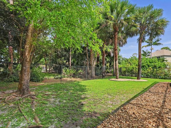 15032 Oak Chase Court, Wellington FL 33414
