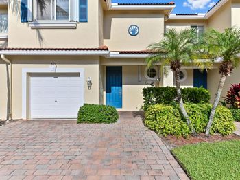3119 N Evergreen Circle