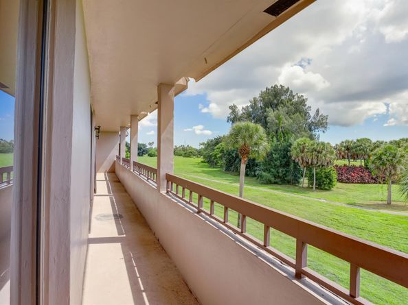 4770 Fountains Drive 302, Lake Worth FL 33467