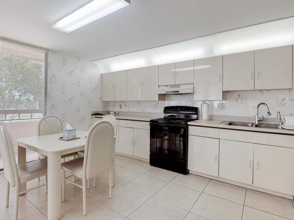 4770 Fountains Drive 302, Lake Worth FL 33467