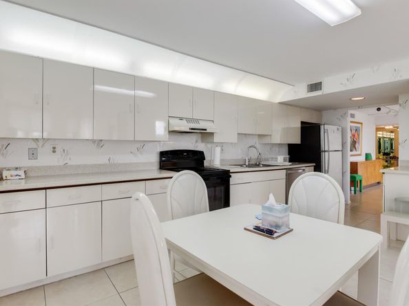 4770 Fountains Drive 302, Lake Worth FL 33467
