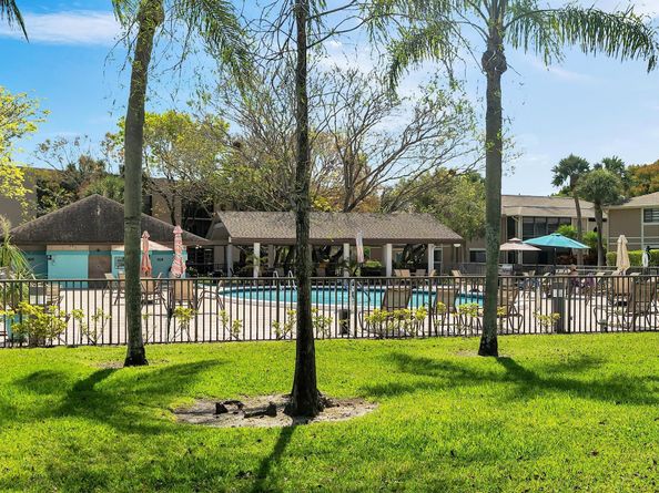 7717 Ashmont Cr 109, Tamarac FL 33321
