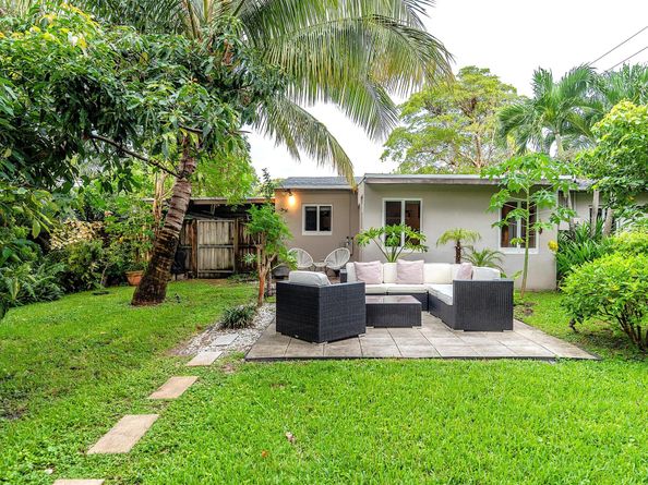1401 NE 17th Way, Fort Lauderdale FL 33304