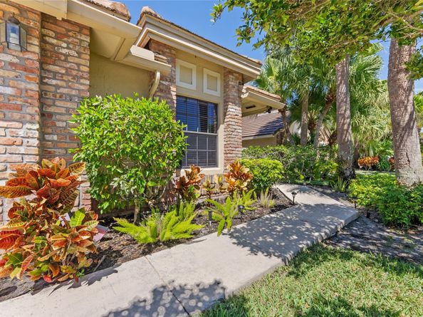 6803 Bitterbush Pl, Boynton Beach FL 33472