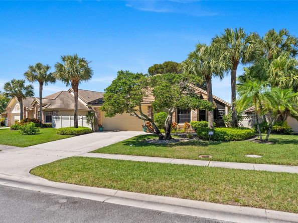6803 Bitterbush Pl, Boynton Beach FL 33472