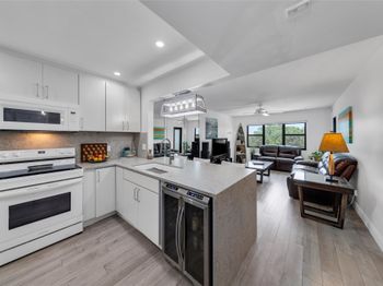 900 River Reach Dr