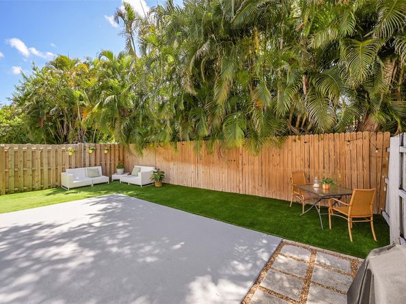 108 Baldwin Blvd, Lake Worth Beach FL 33463