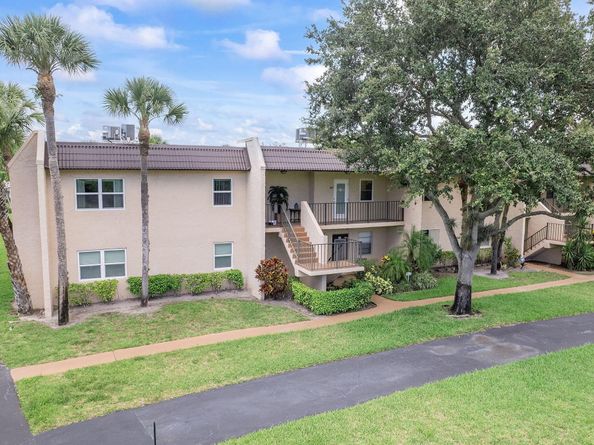 118 Lake Constance Drive 118, West Palm Beach FL 33411