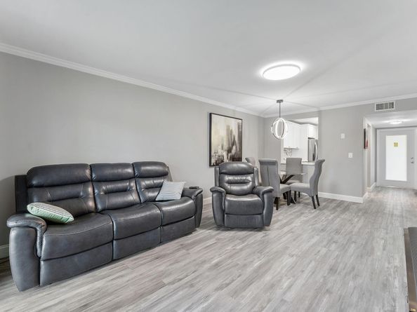 118 Lake Constance Drive 118, West Palm Beach FL 33411