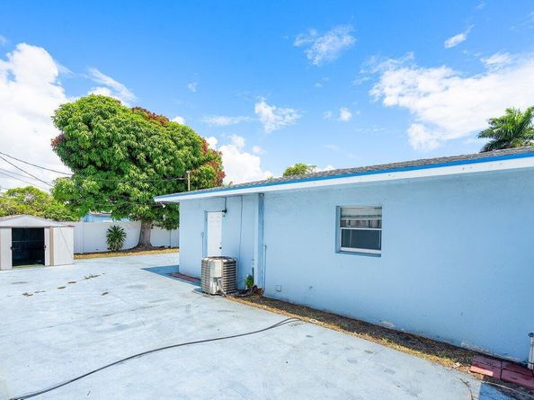 1209 N Australian Avenue, West Palm Beach FL 33401