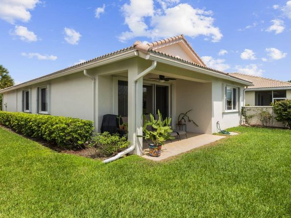 2254 Egret Cove Drive, West Palm Beach FL 33411