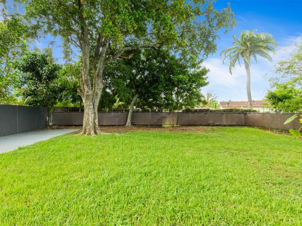 7924 SW 3rd Ct, North Lauderdale FL 33068