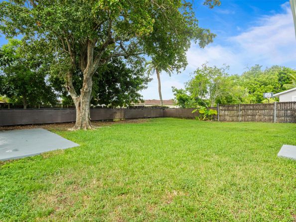 7924 SW 3rd Ct, North Lauderdale FL 33068