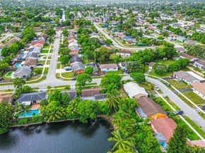 7924 SW 3rd Ct, North Lauderdale FL 33068