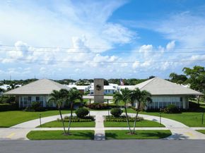 810 SW 8 Avenue, Boynton Beach FL 33426