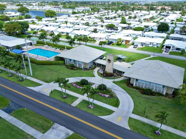 810 SW 8 Avenue, Boynton Beach FL 33426
