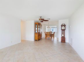 810 SW 8 Avenue, Boynton Beach FL 33426