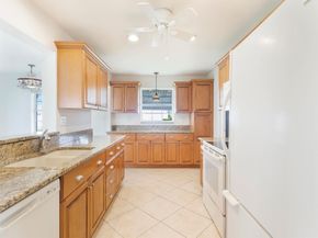 810 SW 8 Avenue, Boynton Beach FL 33426