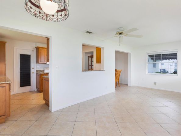 810 SW 8 Avenue, Boynton Beach FL 33426