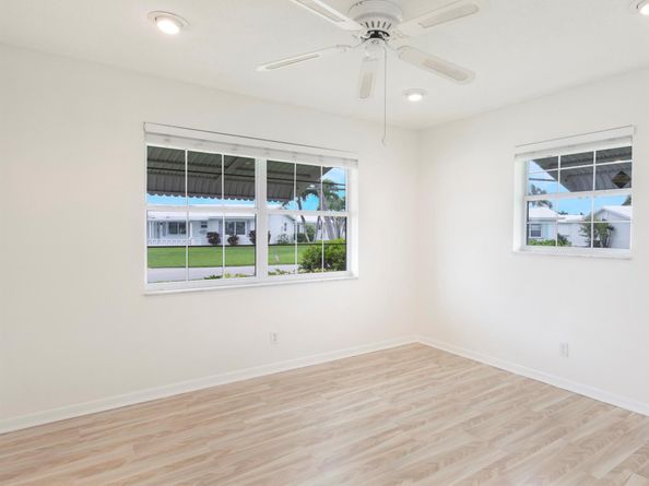 810 SW 8 Avenue, Boynton Beach FL 33426