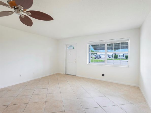 810 SW 8 Avenue, Boynton Beach FL 33426