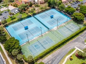 405 Liberty Ct 405, Deerfield Beach FL 33442