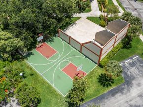 405 Liberty Ct 405, Deerfield Beach FL 33442