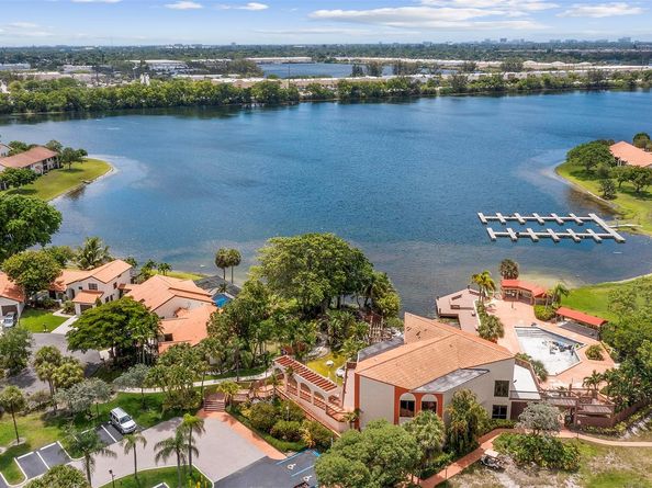 405 Liberty Ct 405, Deerfield Beach FL 33442