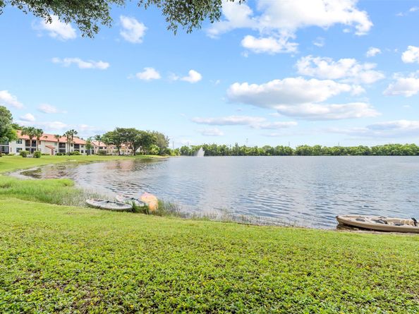 405 Liberty Ct 405, Deerfield Beach FL 33442