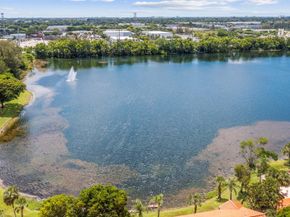 405 Liberty Ct 405, Deerfield Beach FL 33442