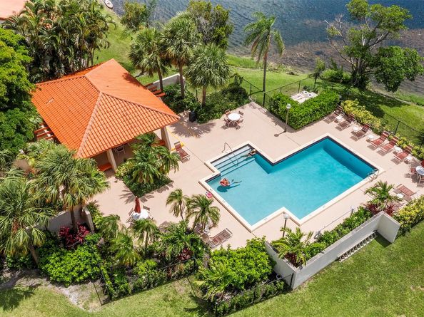 405 Liberty Ct 405, Deerfield Beach FL 33442