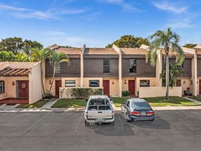 1270 NW 99th Ave 60, Pembroke Pines FL 33024