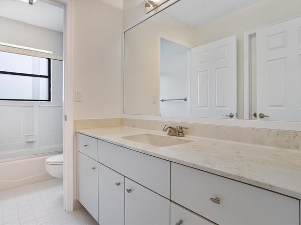 1280 Manor Ct, Weston FL 33326