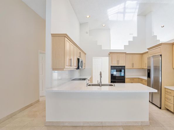 1280 Manor Ct, Weston FL 33326