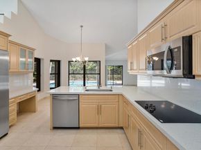 1280 Manor Ct, Weston FL 33326
