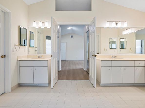 1280 Manor Ct, Weston FL 33326