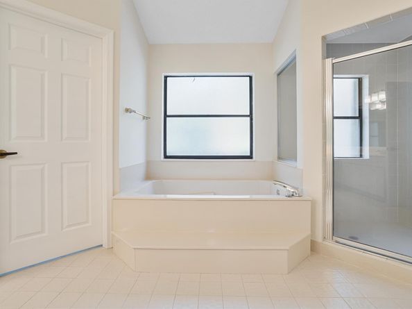 1280 Manor Ct, Weston FL 33326