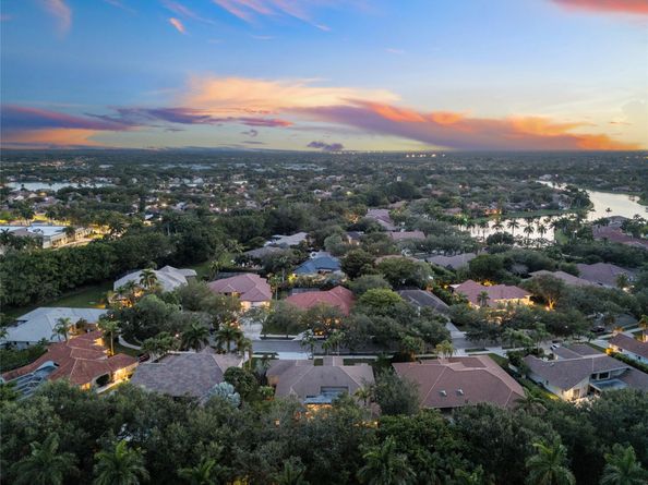 1280 Manor Ct, Weston FL 33326