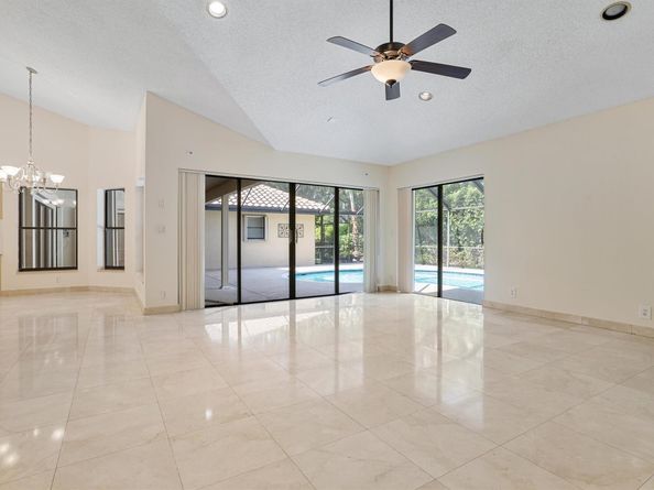 1280 Manor Ct, Weston FL 33326