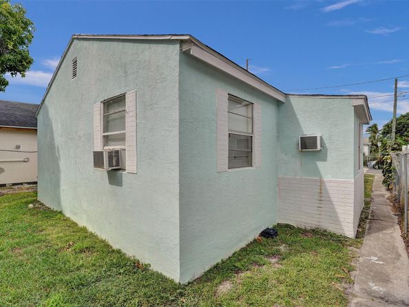 536 18th St, West Palm Beach FL 33407