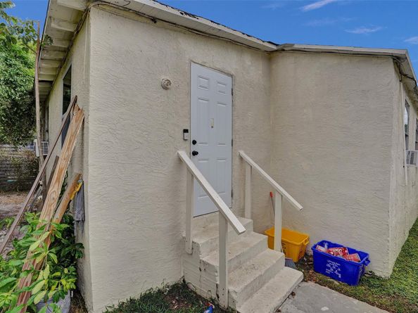 536 18th St, West Palm Beach FL 33407