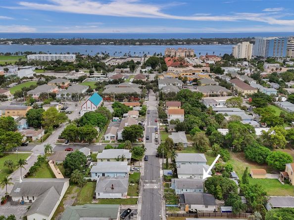 536 18th St, West Palm Beach FL 33407