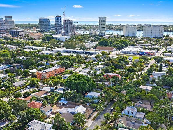 707 Kanuga Drive, West Palm Beach FL 33401