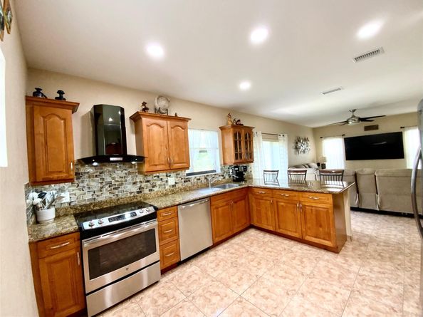 11182 NW 34th Ct, Coral Springs FL 33065