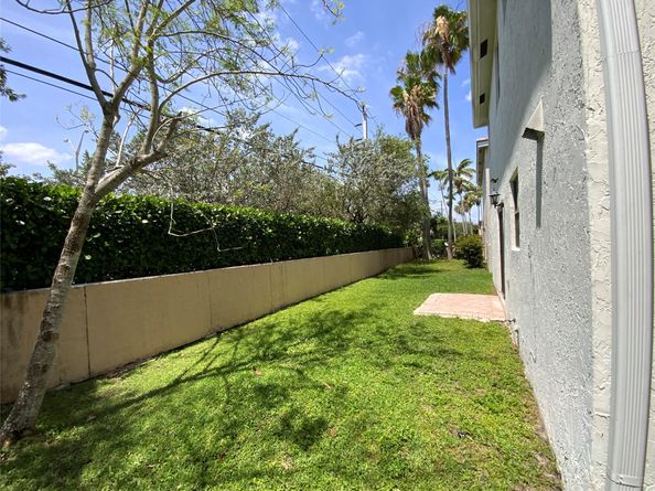 11182 NW 34th Ct, Coral Springs FL 33065