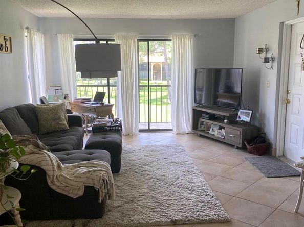 818 Sky Pine Way E2, Greenacres FL 33415